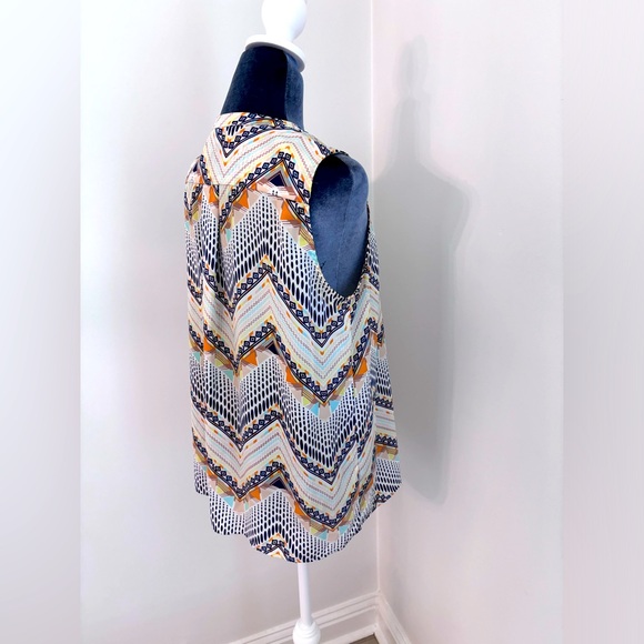 Oversized Patterned Lightweight Sleeveless Tunic Size M - Picture 5 of 10